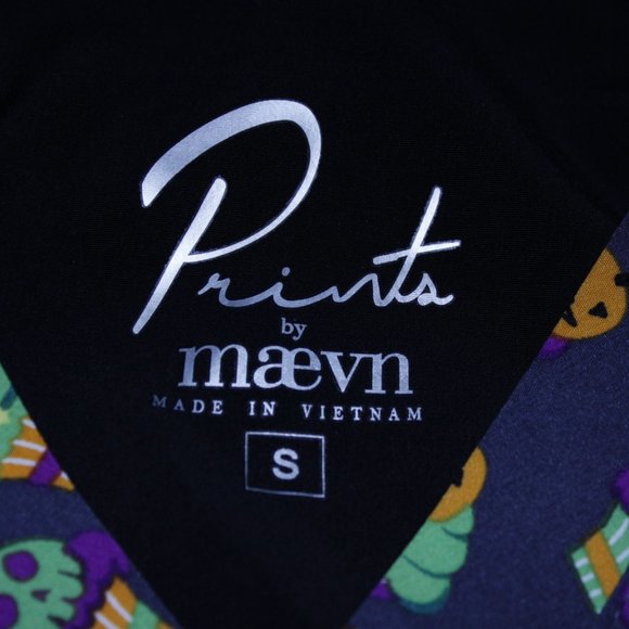 Maevn Spooky Treats Halloween Printed Curved V-Neck Scrub Top - Picture 3 of 4